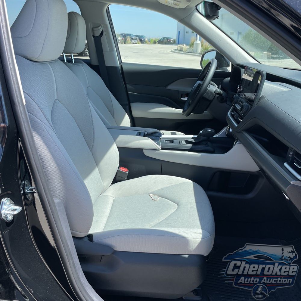 2025 Toyota Grand Highlander Hybrid LE
