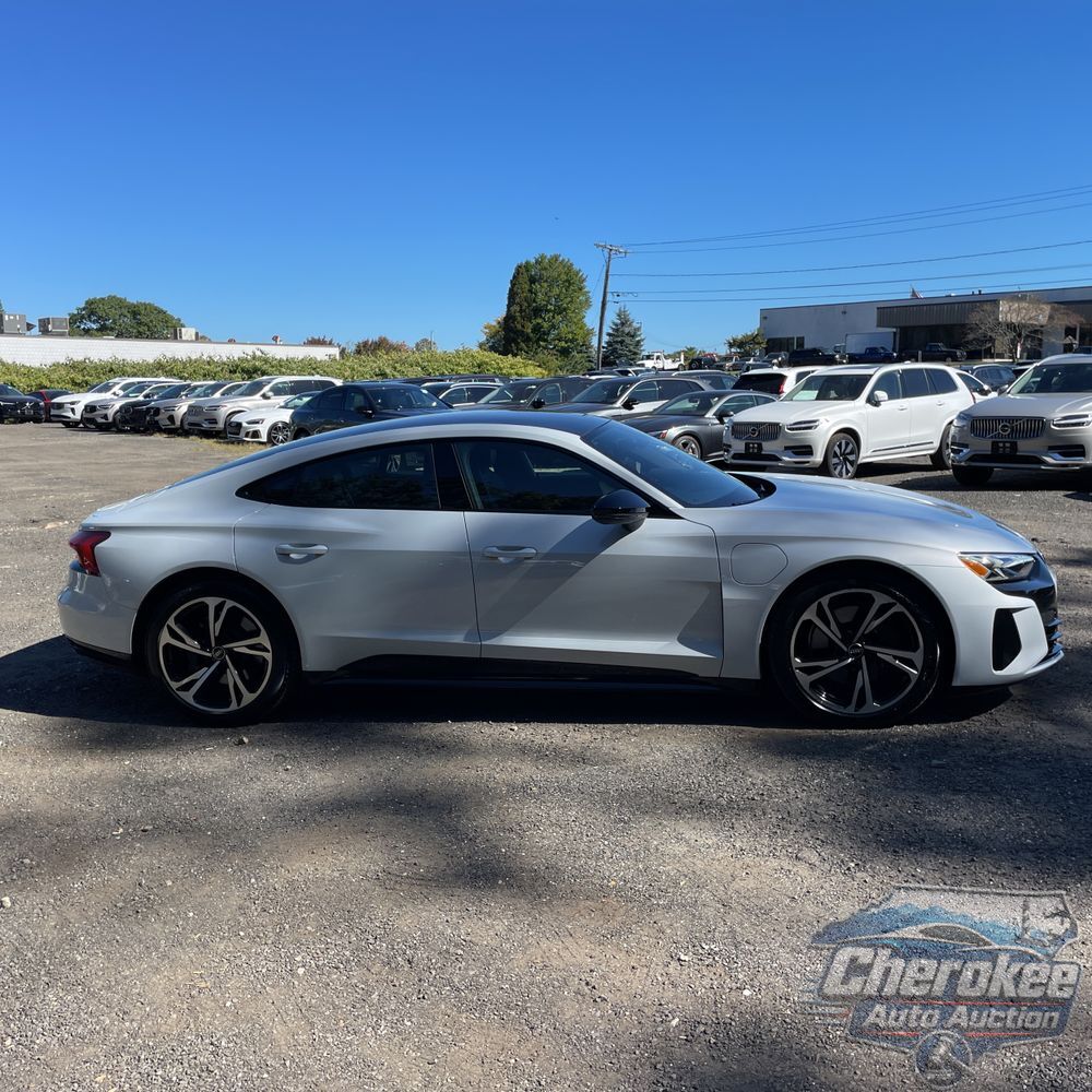 2023 Audi e-tron GT Premium Plus