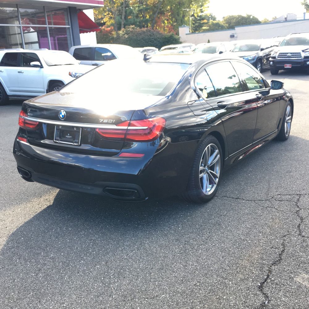 2017 BMW 7-Series 750xi
