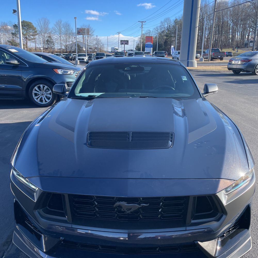 2024 Ford Mustang Dark Horse