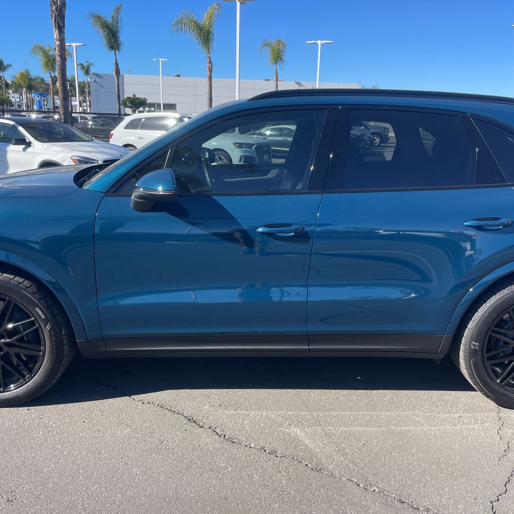 2024 Porsche Cayenne Base