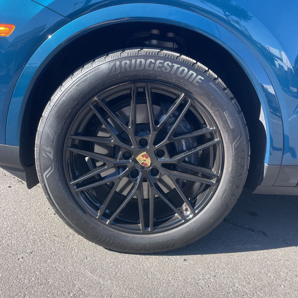 2024 Porsche Cayenne Base