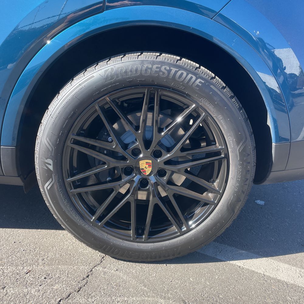 2024 Porsche Cayenne Base