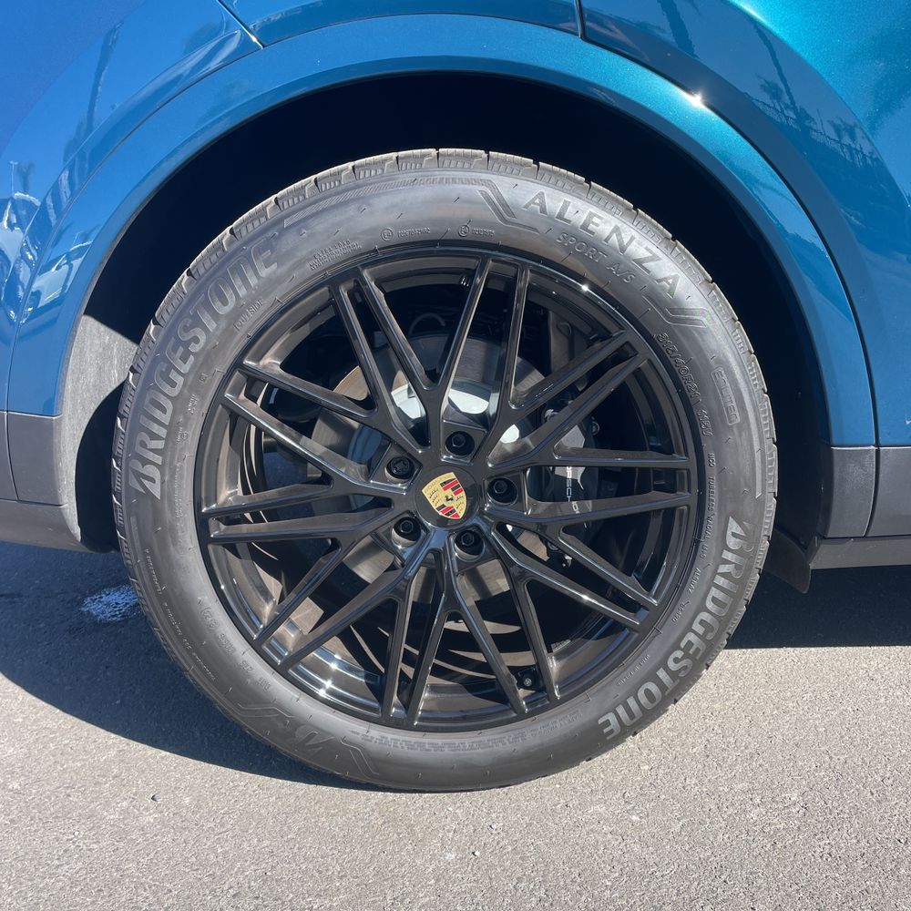 2024 Porsche Cayenne Base