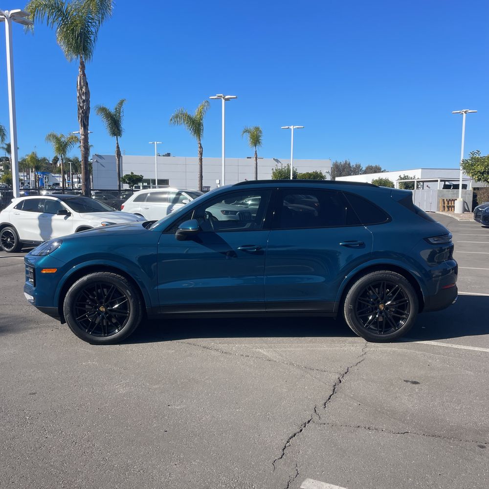 2024 Porsche Cayenne Base