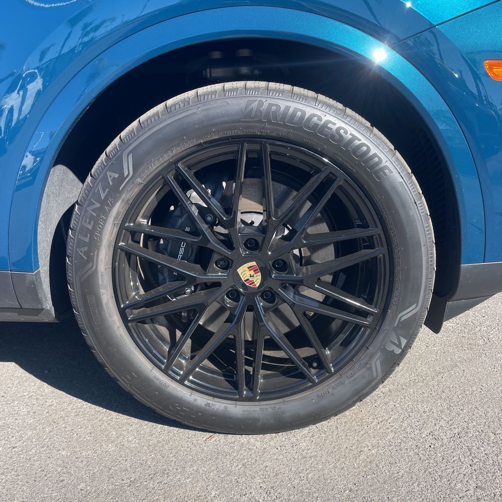 2024 Porsche Cayenne Base