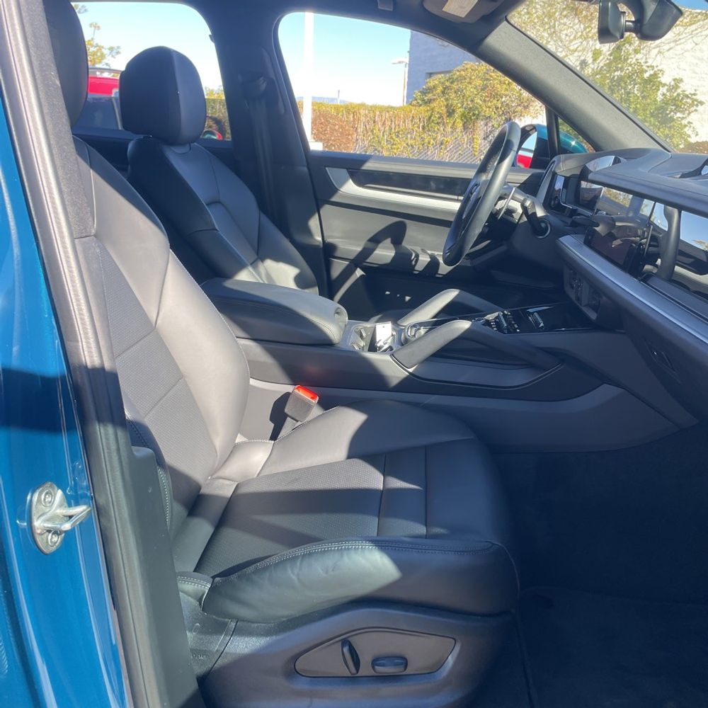 2024 Porsche Cayenne Base