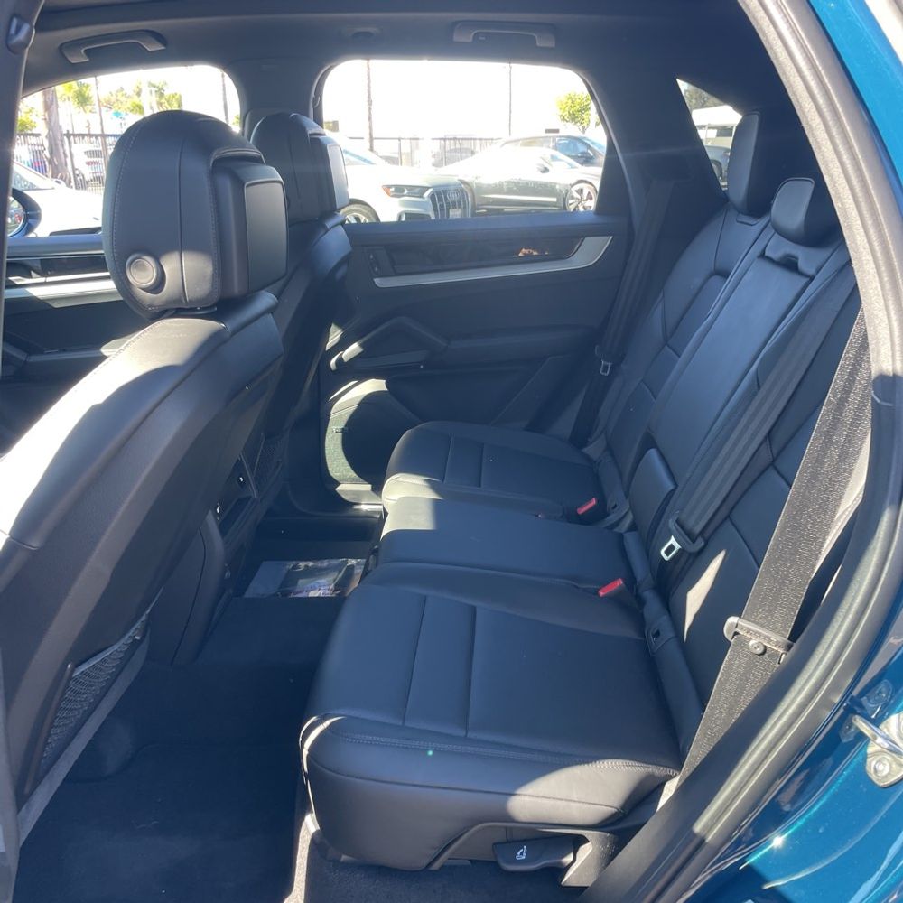 2024 Porsche Cayenne Base