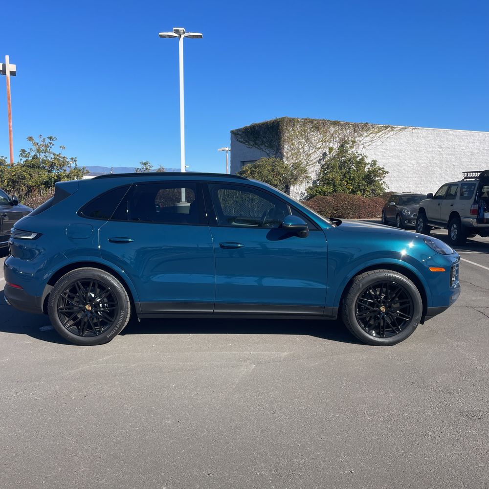 2024 Porsche Cayenne Base