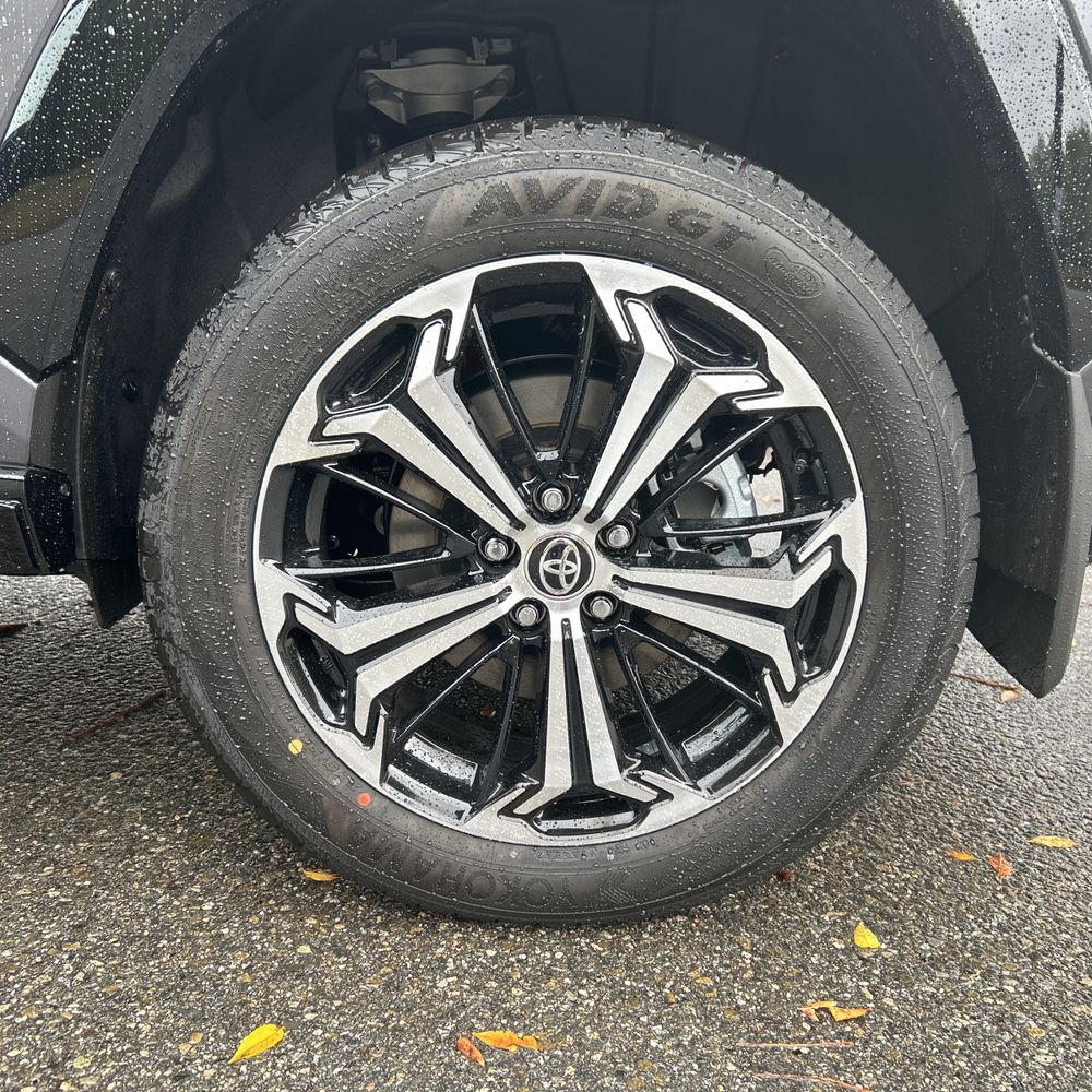 2025 Toyota RAV4 Plug-in Hybrid XSE