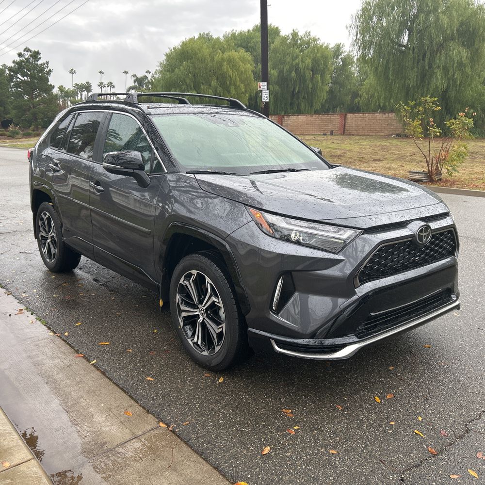 2025 Toyota RAV4 Plug-in Hybrid XSE