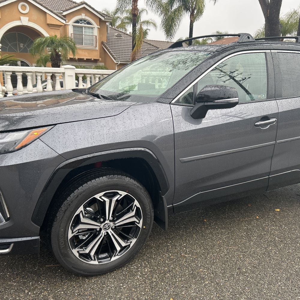 2025 Toyota RAV4 Plug-in Hybrid XSE