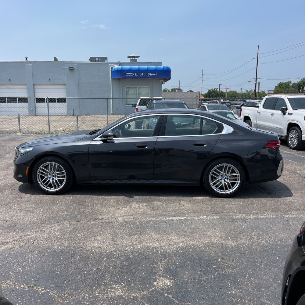 2025 BMW 5-Series 540i xDrive