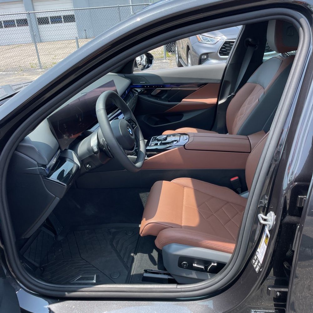 2025 BMW 5-Series 540i xDrive