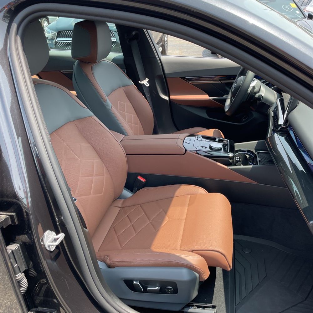 2025 BMW 5-Series 540i xDrive