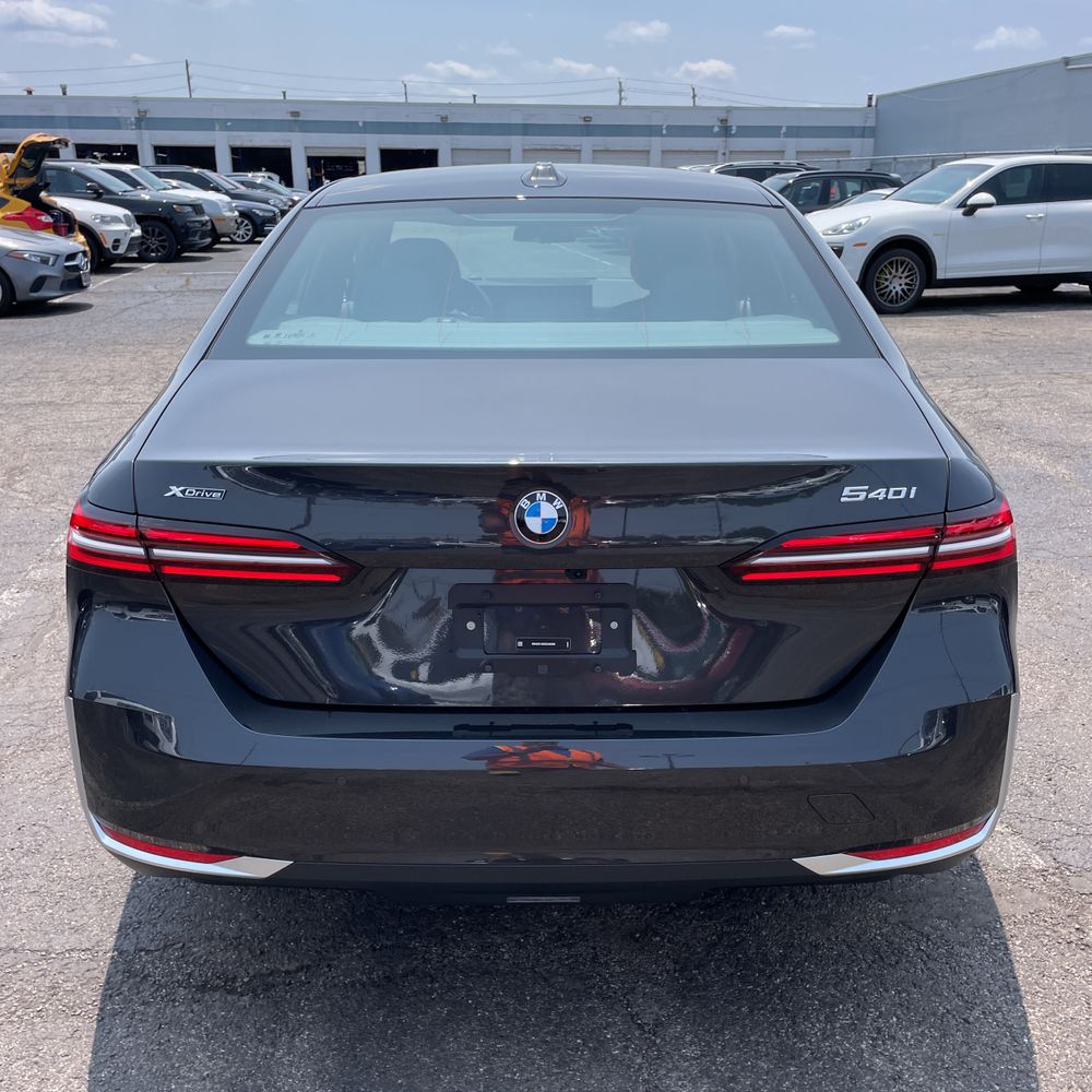 2025 BMW 5-Series 540i xDrive