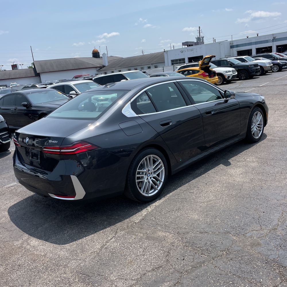 2025 BMW 5-Series 540i xDrive