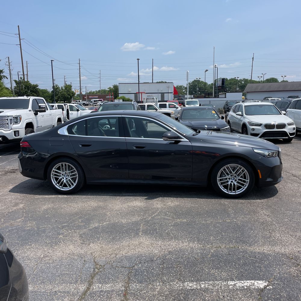 2025 BMW 5-Series 540i xDrive