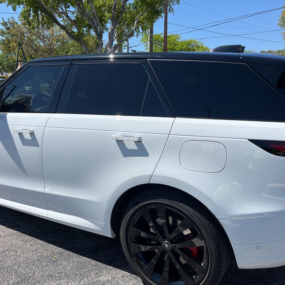 2025 Land Rover Range Rover Sport P550e Autobiography