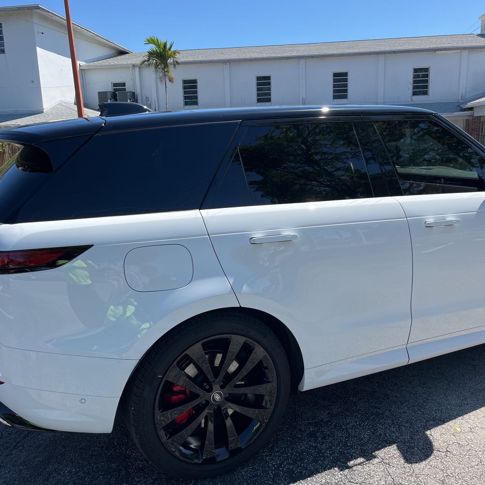 2025 Land Rover Range Rover Sport P550e Autobiography