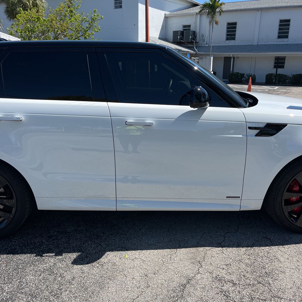 2025 Land Rover Range Rover Sport P550e Autobiography