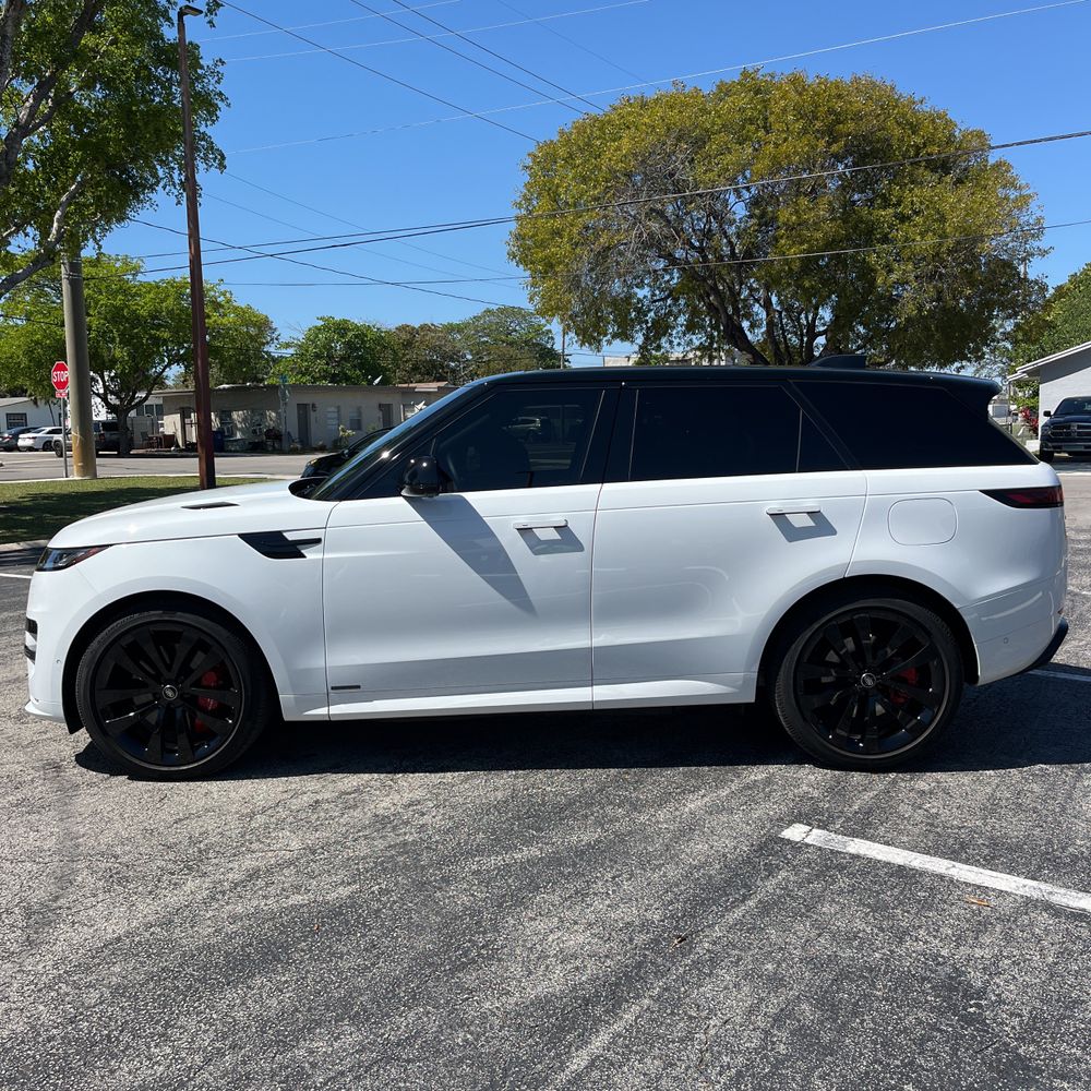 2025 Land Rover Range Rover Sport P550e Autobiography