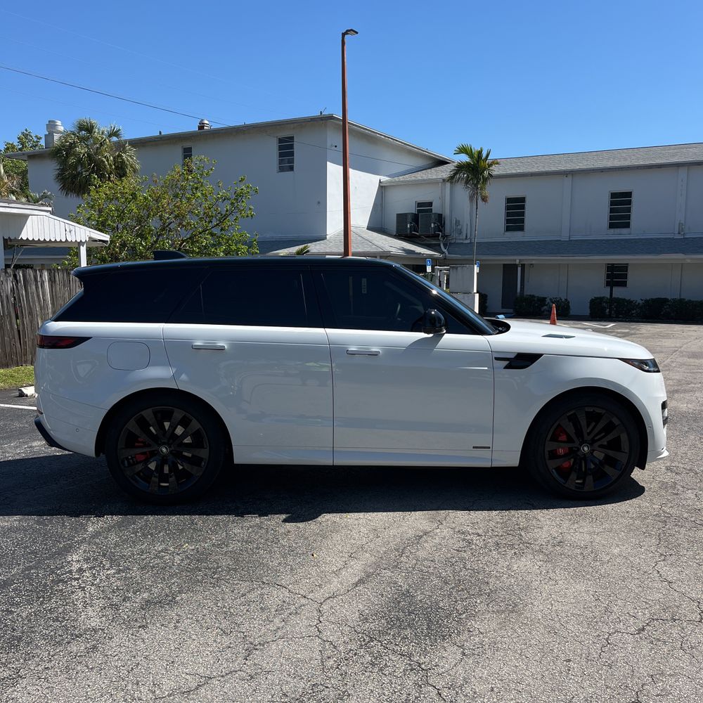 2025 Land Rover Range Rover Sport P550e Autobiography