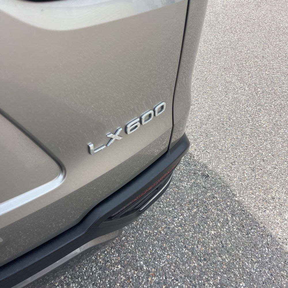 2023 Lexus LX 600 Premium