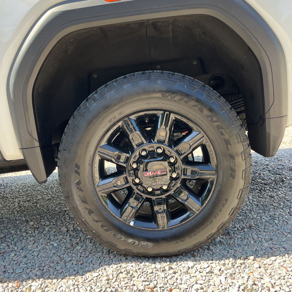2025 GMC Sierra 2500HD AT4