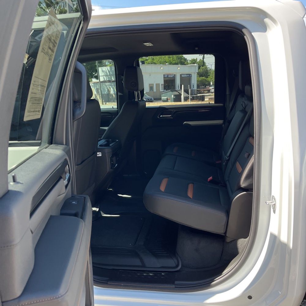 2025 GMC Sierra 2500HD AT4