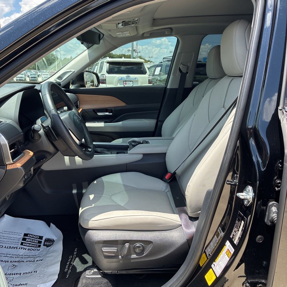 2024 Toyota Grand Highlander Platinum