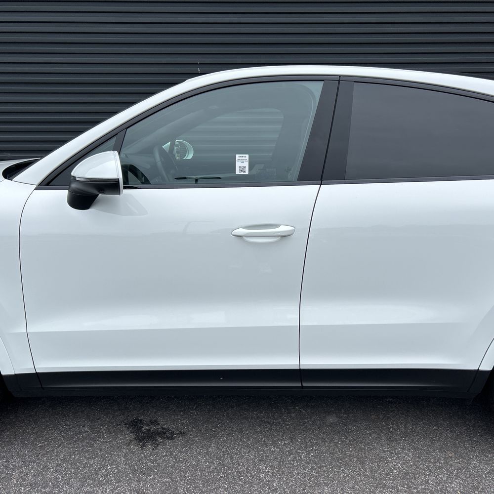 2025 Porsche Cayenne Base