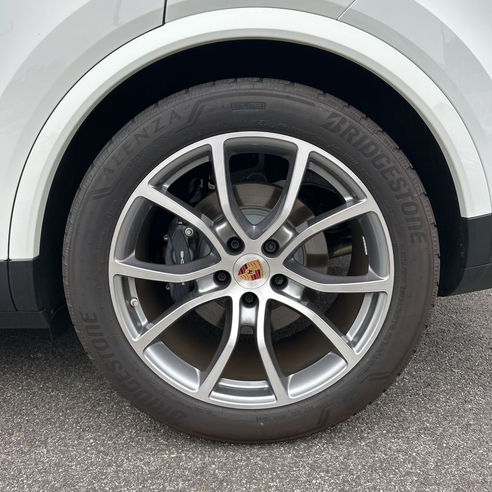 2025 Porsche Cayenne Base