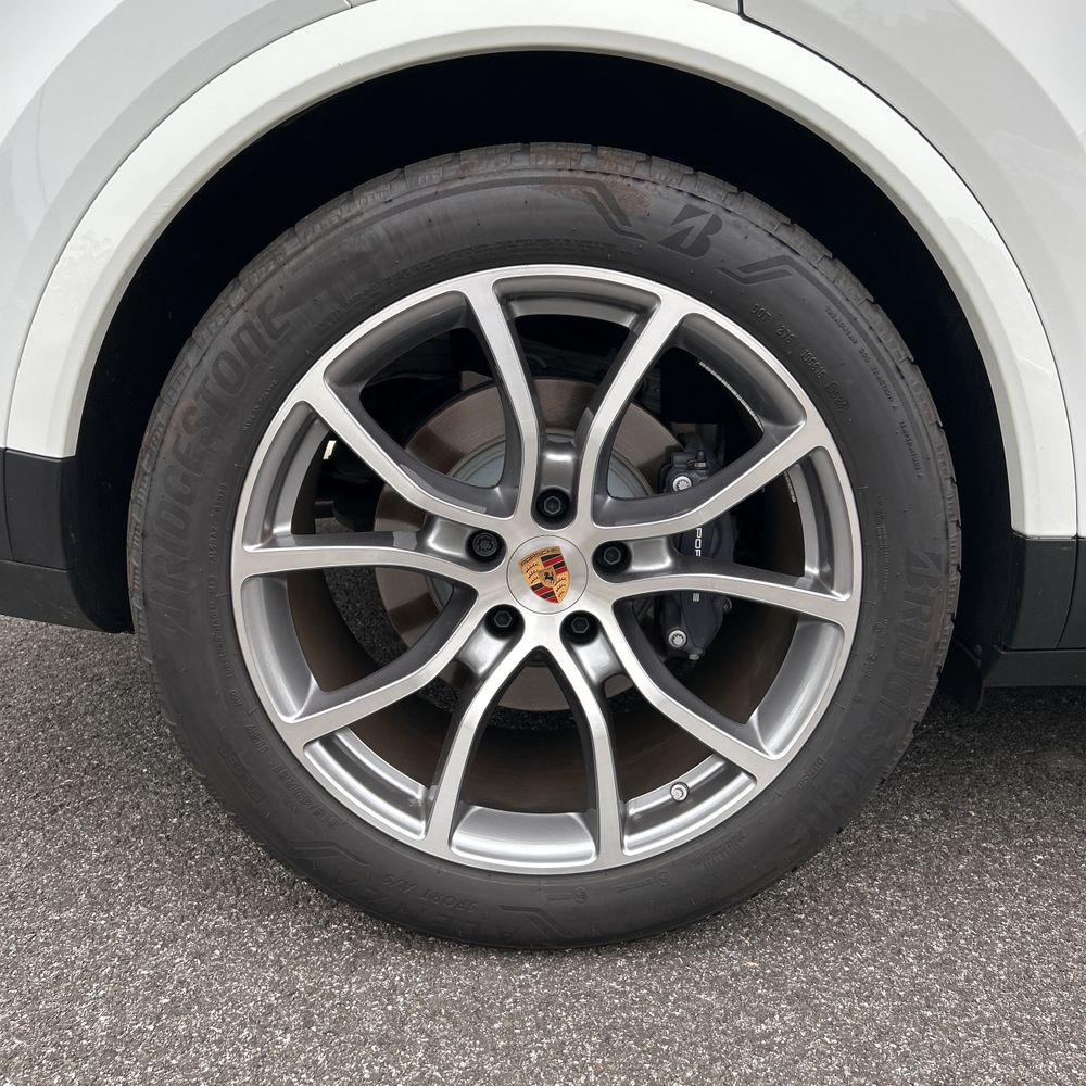 2025 Porsche Cayenne Base