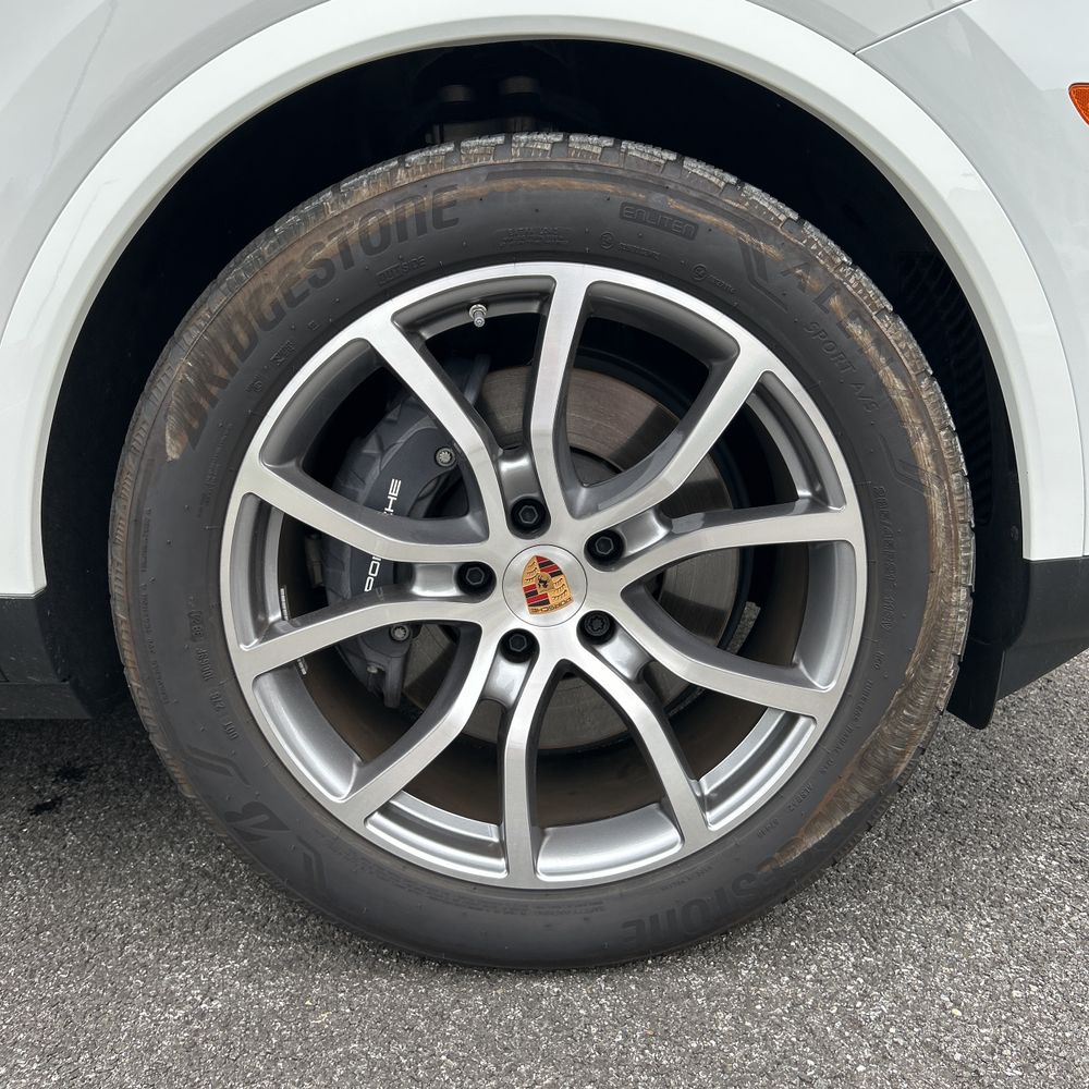 2025 Porsche Cayenne Base
