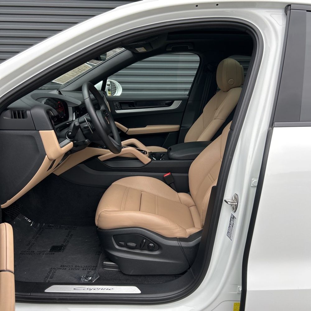 2025 Porsche Cayenne Base