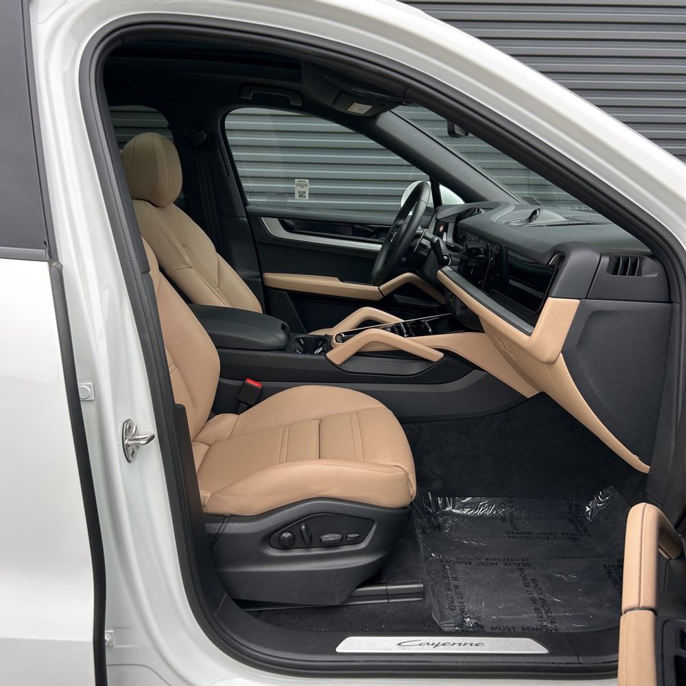 2025 Porsche Cayenne Base