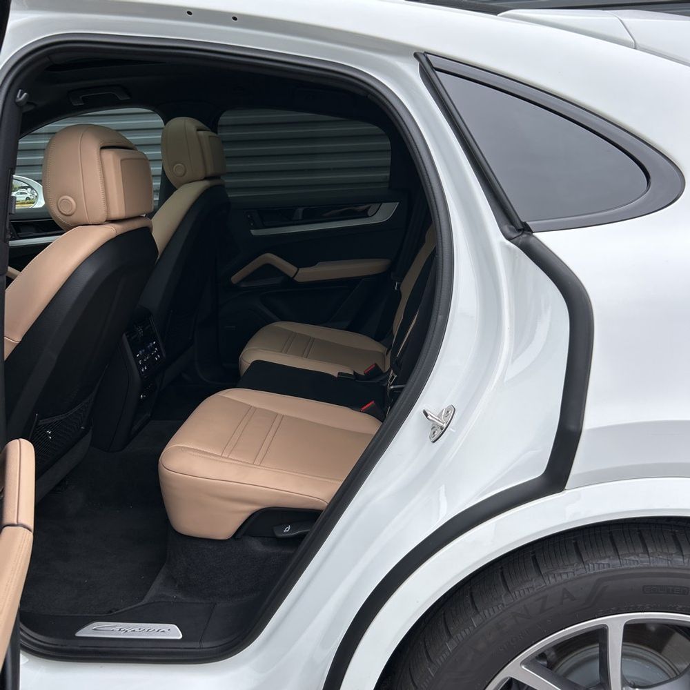 2025 Porsche Cayenne Base