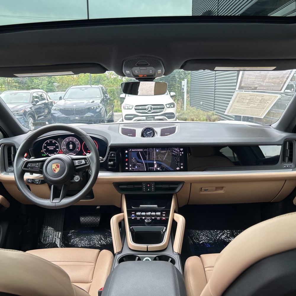 2025 Porsche Cayenne Base