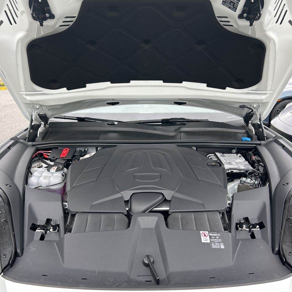 2025 Porsche Cayenne Base