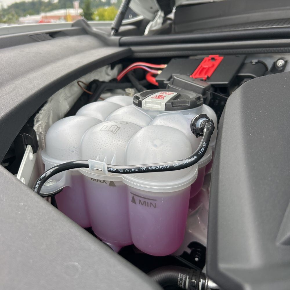 2025 Porsche Cayenne Base