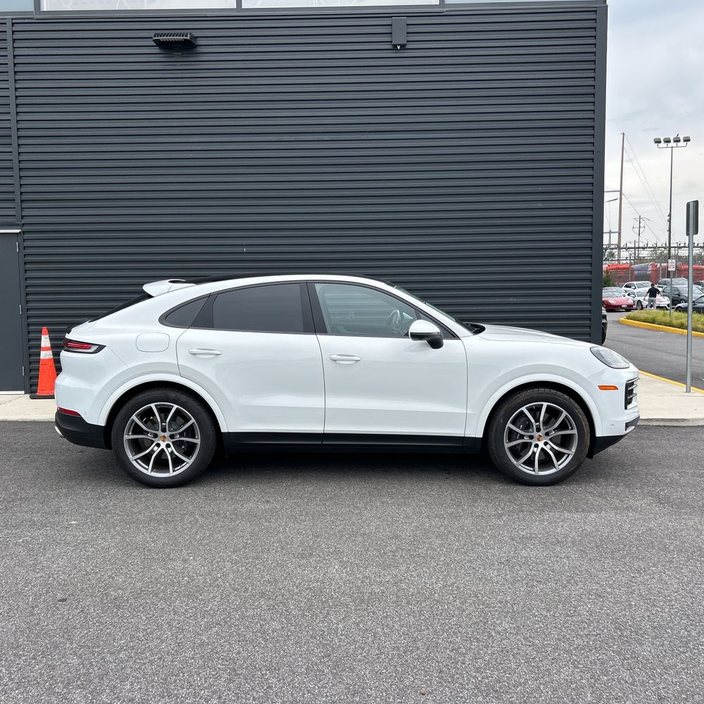 2025 Porsche Cayenne Base