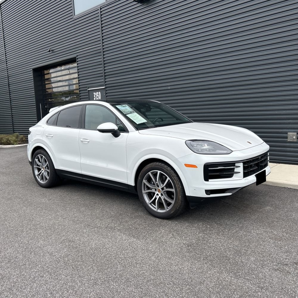 2025 Porsche Cayenne Base