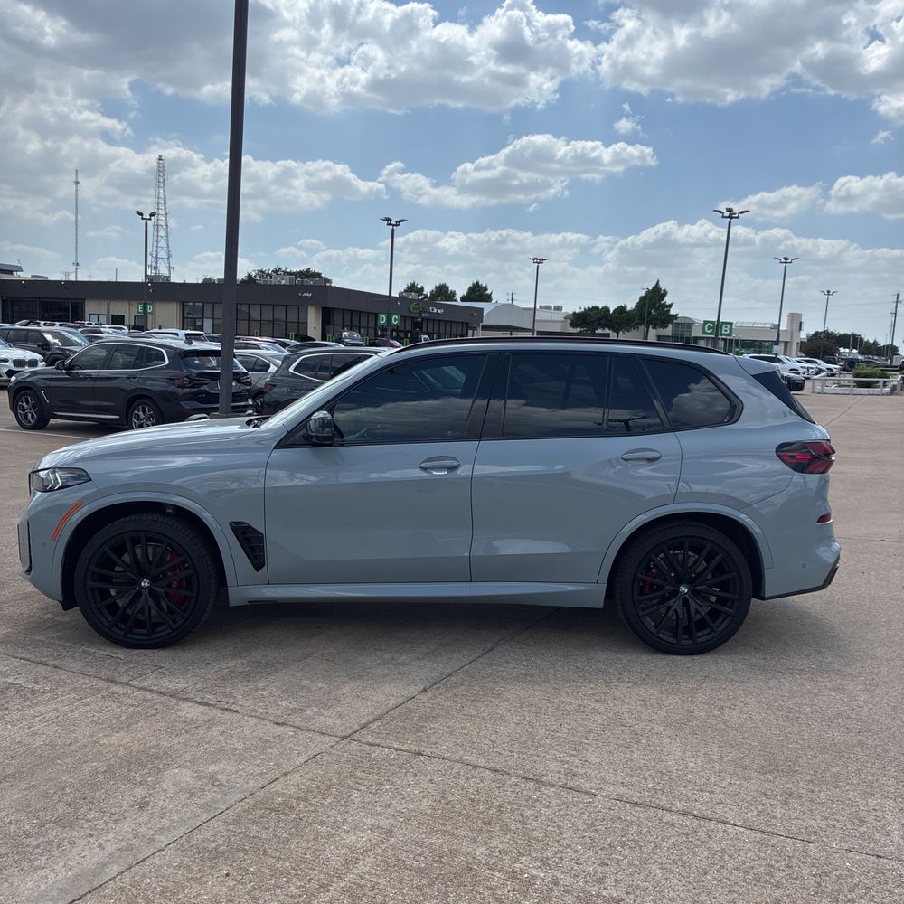 2024 BMW X5 M60i