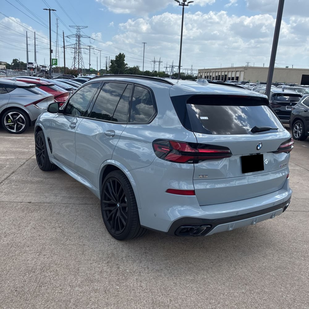 2024 BMW X5 M60i