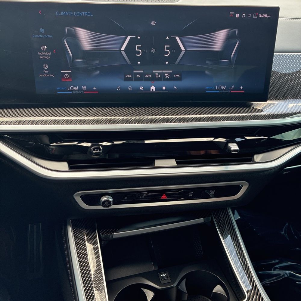 2024 BMW X5 M60i