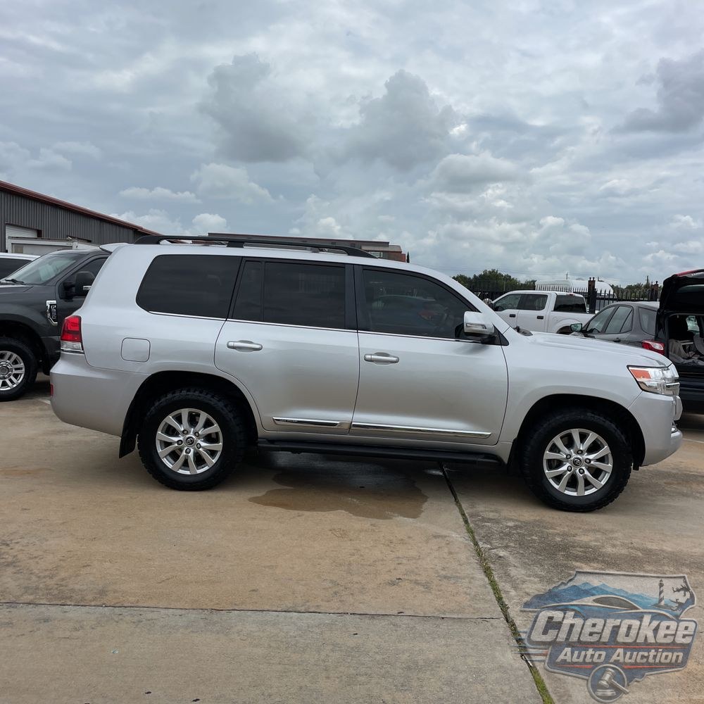 2018 Toyota Land Cruiser Base