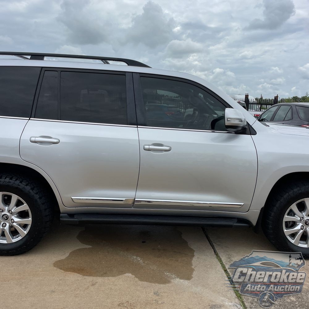 2018 Toyota Land Cruiser Base