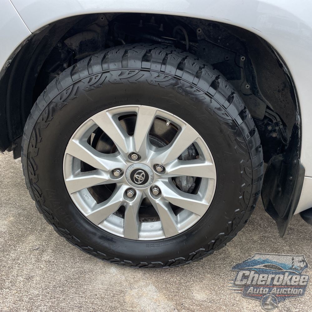 2018 Toyota Land Cruiser Base
