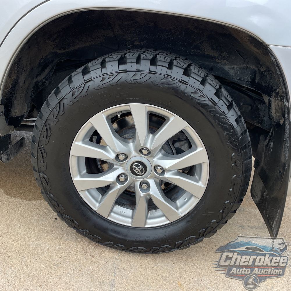 2018 Toyota Land Cruiser Base